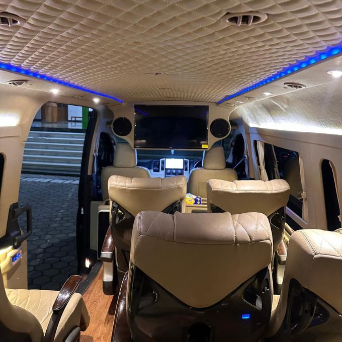 Interior Hiace - sewa mobil Semarang